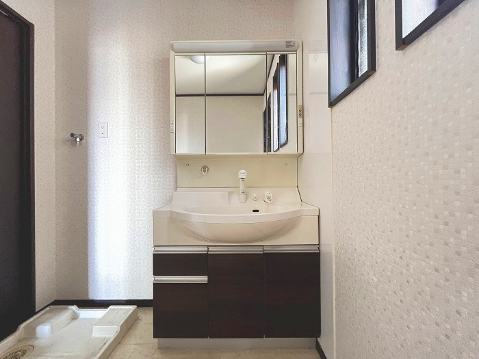 清須市春日上須ケ田　二世帯住宅【独立洗面台】