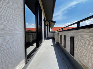 清須市春日上須ケ田　二世帯住宅【バルコニー】