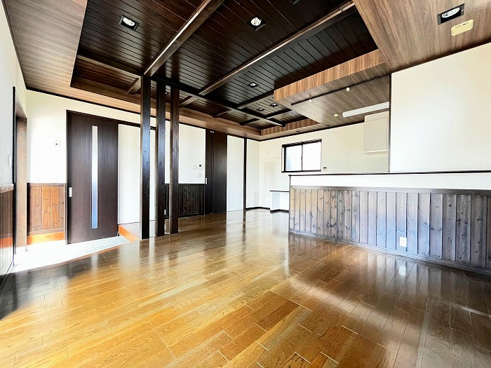 清須市春日上須ケ田　二世帯住宅【居間・リビング】