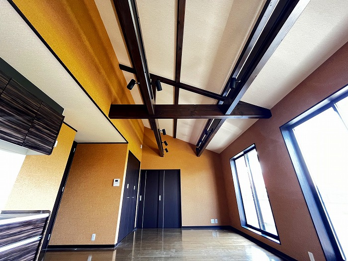 清須市春日上須ケ田　二世帯住宅【居間・リビング】