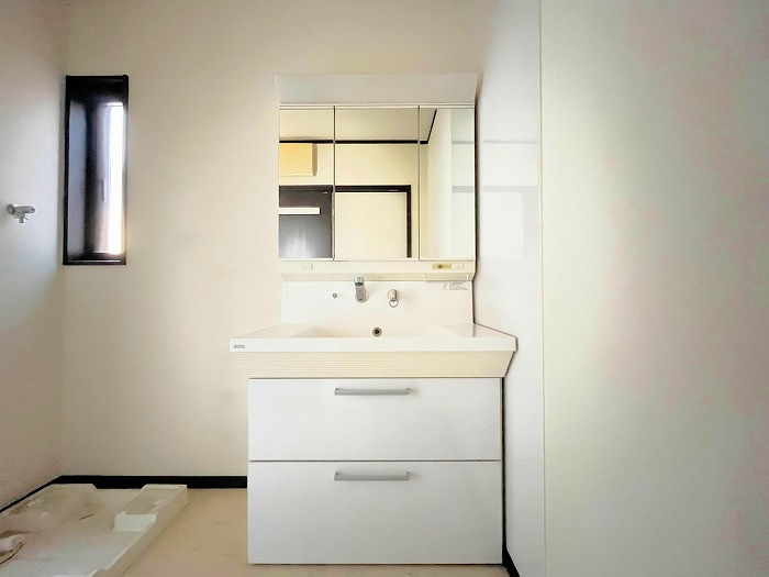 清須市春日上須ケ田　二世帯住宅【独立洗面台】