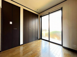 清須市春日上須ケ田　二世帯住宅【洋室】