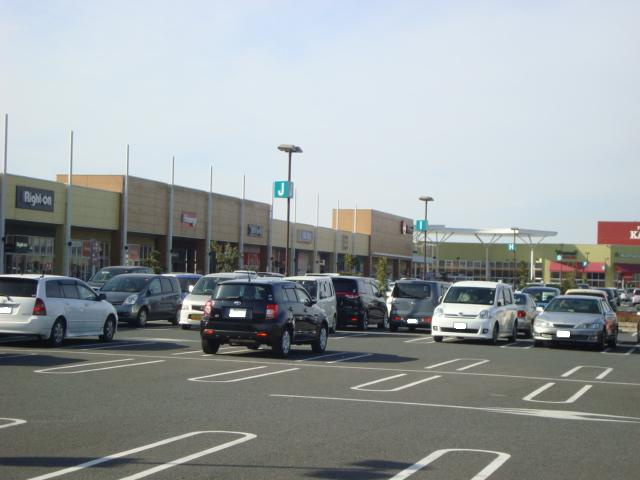 ボナール花崎Ｂ【周辺】OUTLET－Jビバモール加須店まで998ｍ
