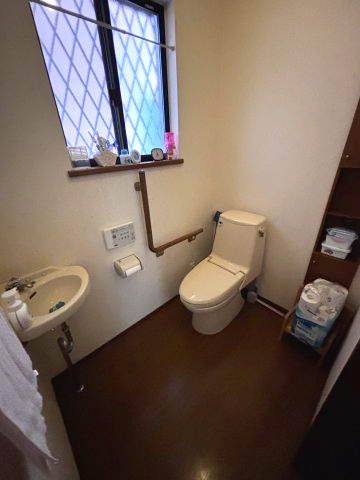 野洲市冨波乙の中古一戸建【トイレ】