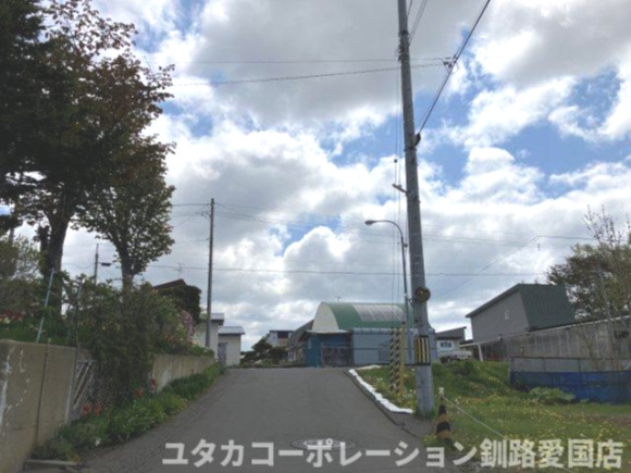 桜ヶ岡7丁目80-18売地【前面道路含む現地写真】