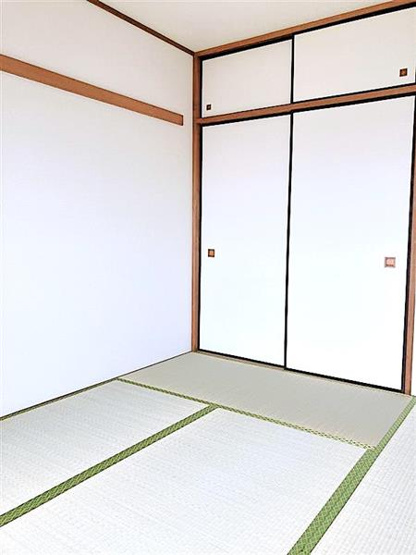 こちらにも収納スペースが★