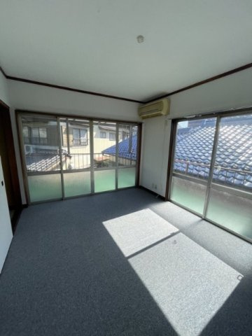 陶元町南坂上公園前貸家【寝室】2Fベランダ側洋室