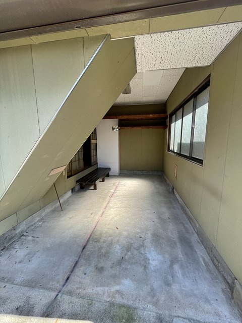陶元町南坂上公園前貸家【駐車場】車庫
