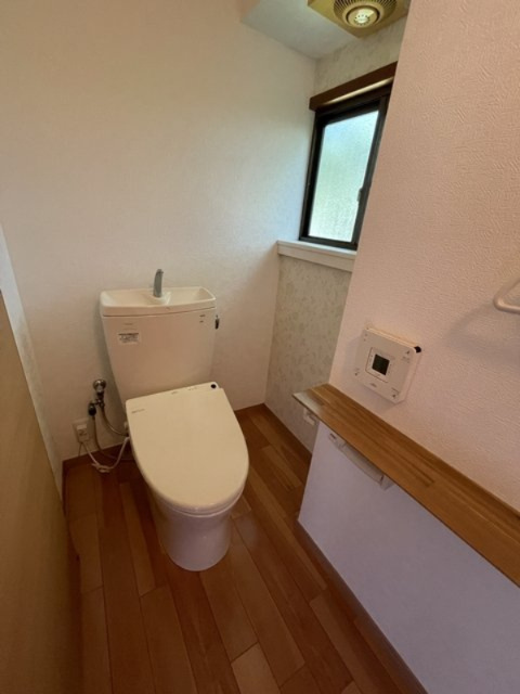 陶元町南坂上公園前貸家【トイレ】