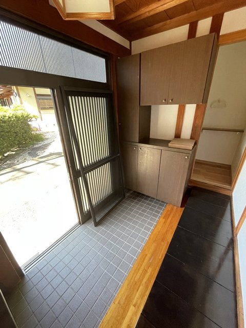 陶元町南坂上公園前貸家【玄関】玄関