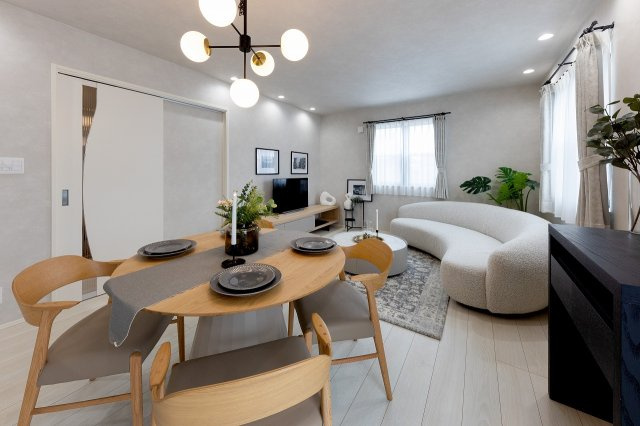 江南市高屋町北上【居間・リビング】