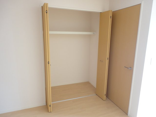 グレイシャス【収納】リビングクローゼット