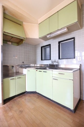 つくば市花畑１丁目のマンション【キッチン】L字型の使いやすいキッチンです