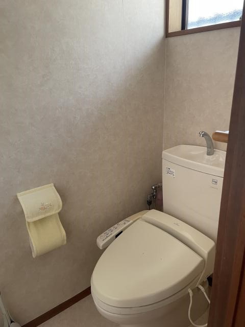 足柄下郡湯河原町宮上の中古一戸建【トイレ】２階トイレ
