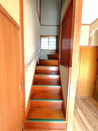 途中で曲がっているので、比較的緩やかな角度です！