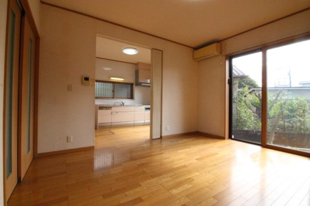 稲敷月出里【居間・リビング】使いやすい居間です