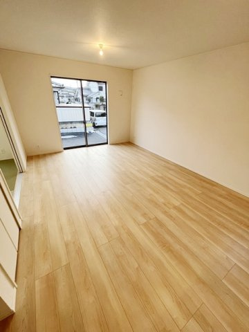 御嵩町中第3【居間・リビング】