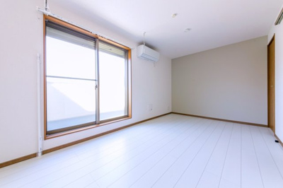 ゆったり過ごせる居間です