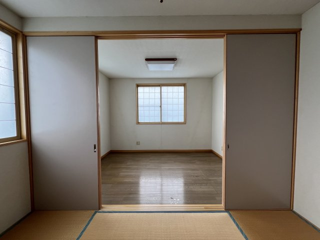 横手市平鹿町浅舞字浅舞【洋室】2階洋室です。