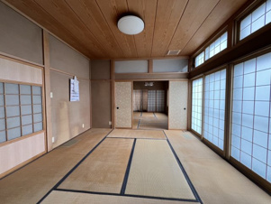 横手市平鹿町浅舞字浅舞【和室】明るい和室でゆったりとくつろげます。