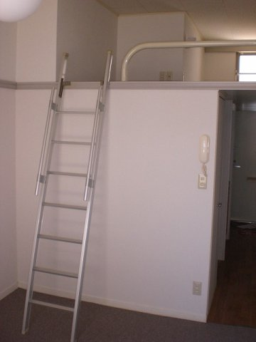 レオパレス幸【居間・リビング】