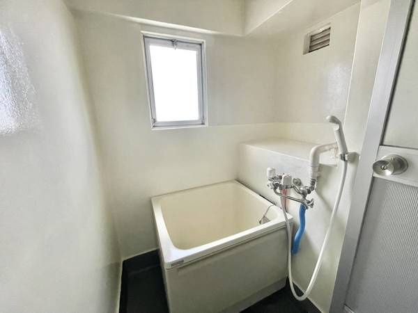 ビレッジハウス杉焼1号棟【浴室】ビレッジハウスの同一物件・同一タイプの間取りの写真です