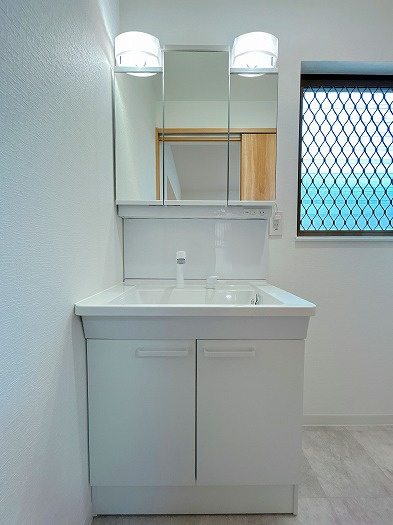 清須市西市場一丁目　中古戸建【洋室】