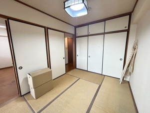 コアマンション山上倶楽部【和室】リビングと繋がっており、続きで使える和室です！