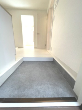 メゾン葛西駅前【玄関】