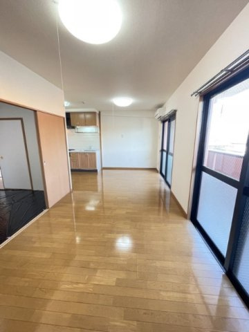 ジュエルタウン【居間・リビング】