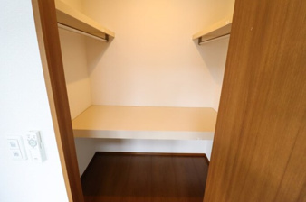パークドオートム Ｅ【収納】ウォークインクローゼット