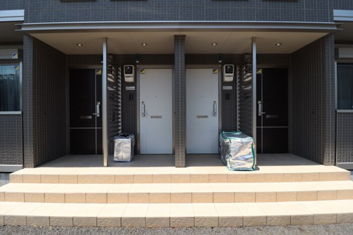 パークドオートム Ｅ【エントランス】エントランス