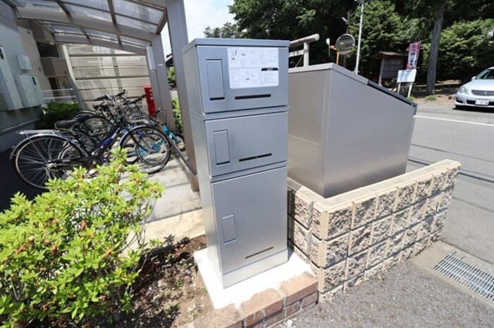 パークドオートム Ｅ宅配BOX完備