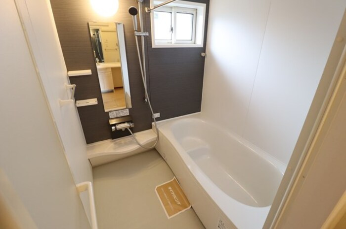 パークドオートム Ｅ【浴室】追い焚き給湯式浴室（小窓・浴室換気乾燥機付）