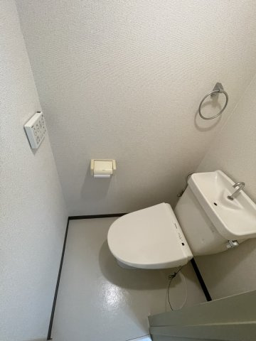 エレガンス生田【トイレ】