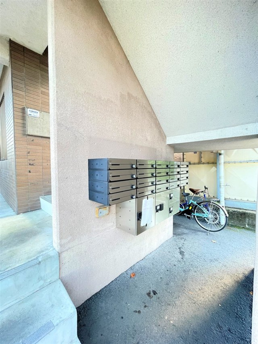 エレガンス生田【共有部分】集合ポスト