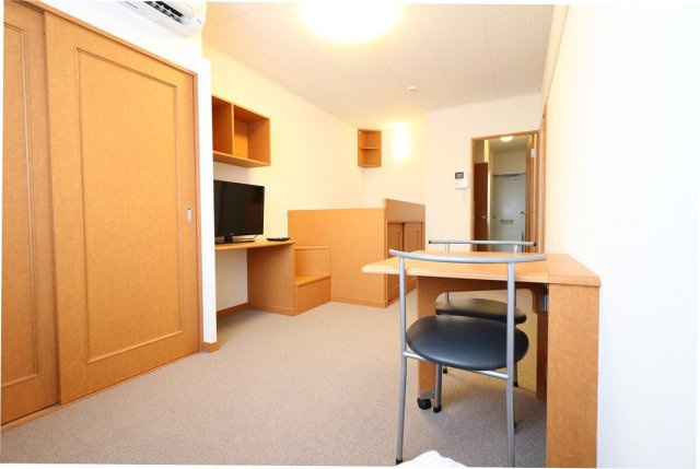 レオパレス里風【居間・リビング】