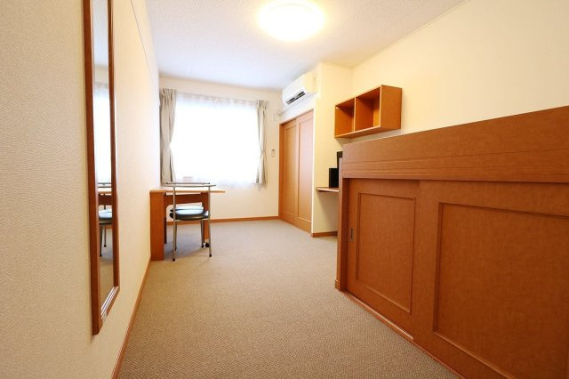 レオパレス里風【寝室】