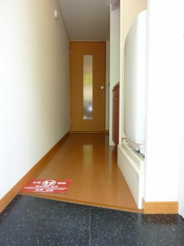 レオパレス里風【玄関】