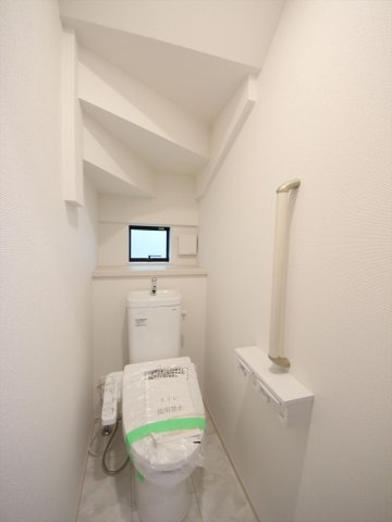 日野市平山4丁目16-17 新築【仲介手数料無料】【トイレ】