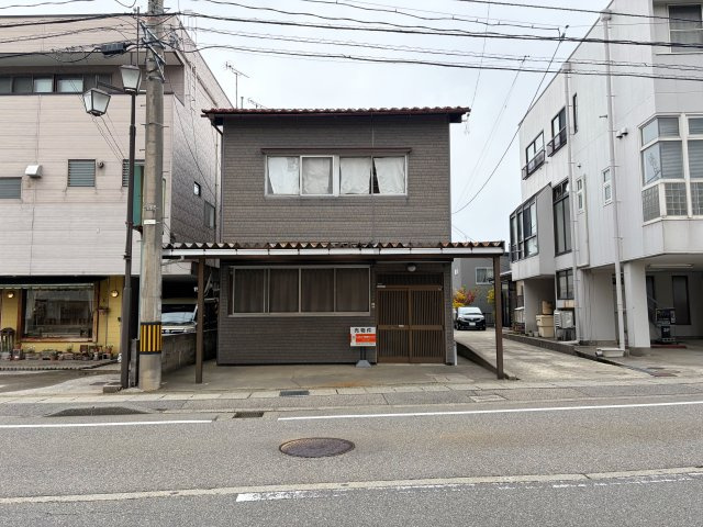 金沢市山科3丁目【解体更地渡し】富樫小学校まで約170ｍ、バス停まで30ｍ【外観】
