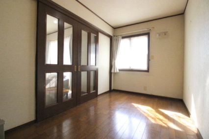 土浦市虫掛【洋室】リビング横の洋室　床はピアノ補強済です