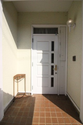 土浦市虫掛【玄関】明るい玄関です