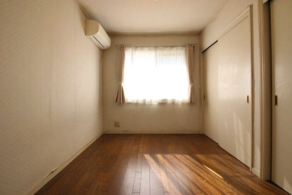 土浦市虫掛【洋室】2階中央の洋室です