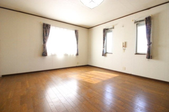 土浦市虫掛【洋室】12帖の主寝室　広々とした洋室です