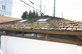 土浦市虫掛【その他】ガレージの屋根はおしゃれなウッドシェイクです