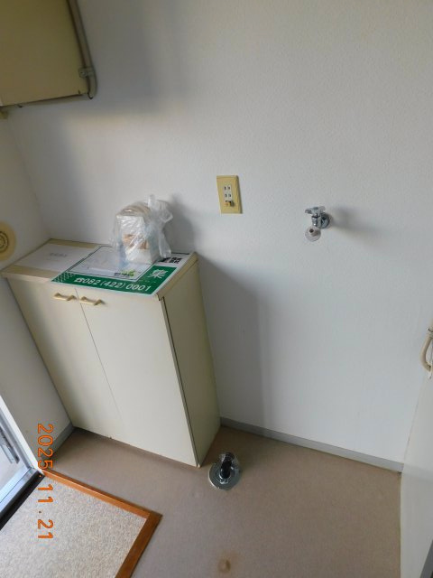 メゾン坪内【洗面所】室内洗濯置場と下駄箱