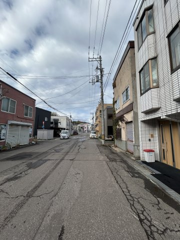 小樽市色内２丁目の売地【前面道路含む現地写真】