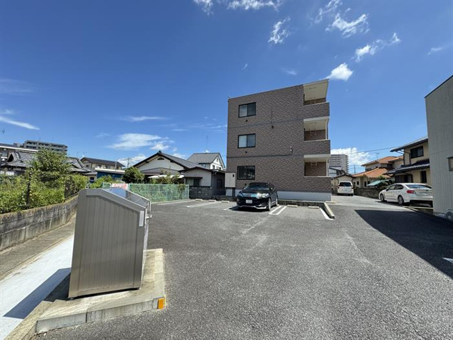 敷地内にゴミ集積所あります