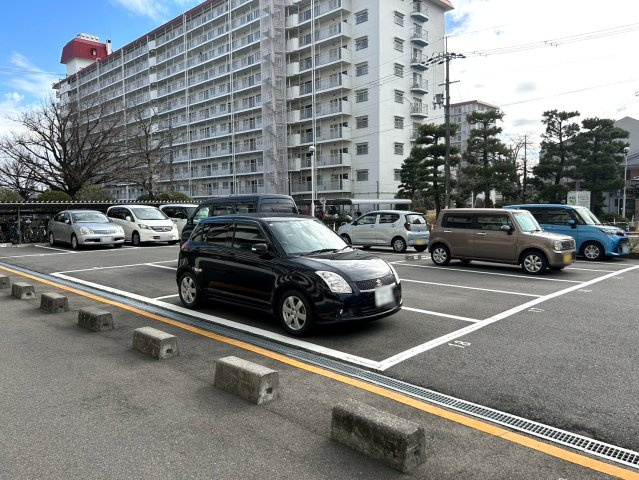 桂川ハイツ5号館【駐車場】
